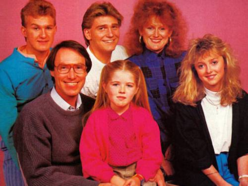 Hey Dad! star Robert Hughes is expected to return to Australia to answer sexual assault allegations. (AAP)